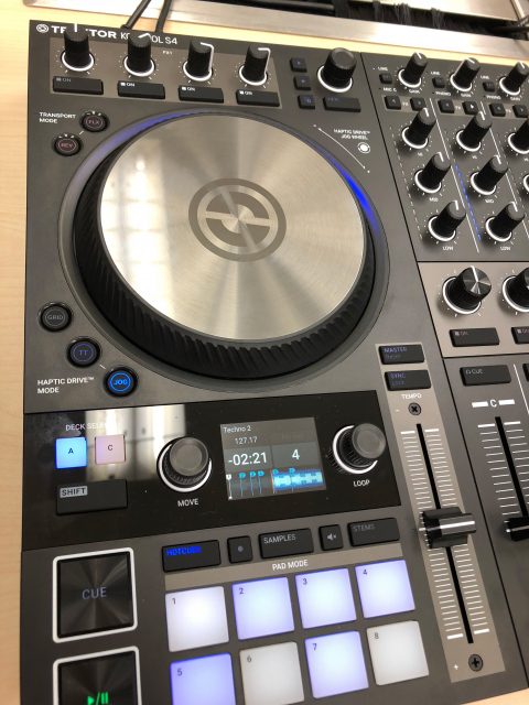 Native Instruments ネイティブインストゥルメンツ / TRAKTOR KONTROL