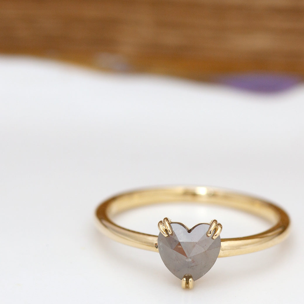 SPR0005 K18 ナチュラルブラックダイヤモンド リングハートシェイプ