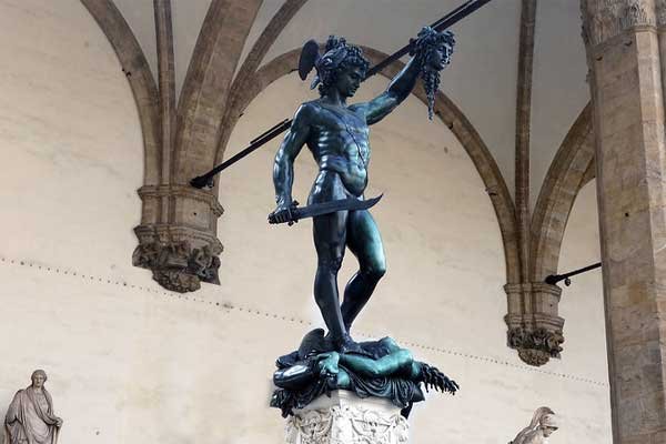 フィレンツェの歴史におけるポンテ・ヴェッキオ橋（「古い橋」）