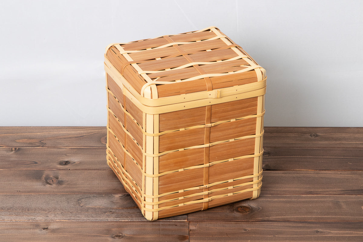 暮らしを整える白竹と炭化竹の蓋付きかご – 市川籠店 | 1basketry