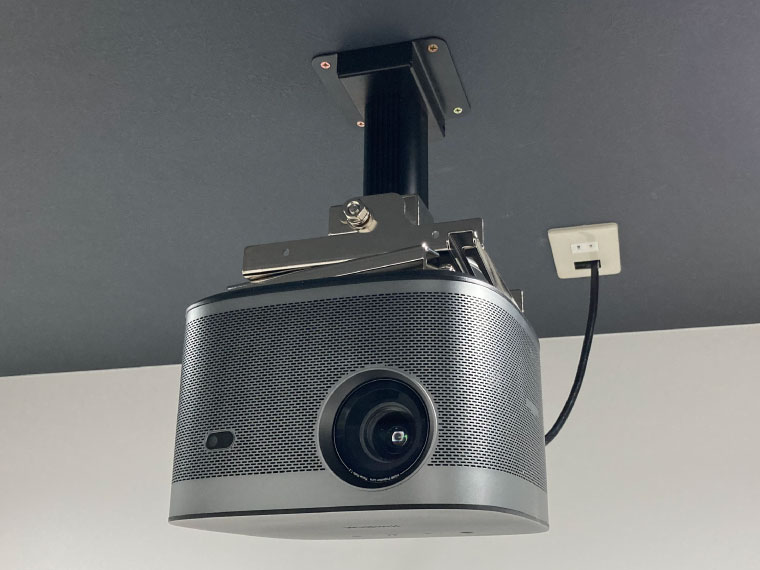 XGIMI HORIZONを天吊り金具スパイダー2で天吊設置する方法