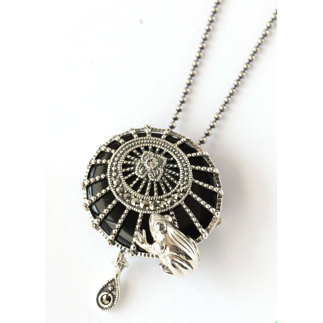 楽天市場】【碌山】 シルバー オニキス カエル ブローチ&ペンダント