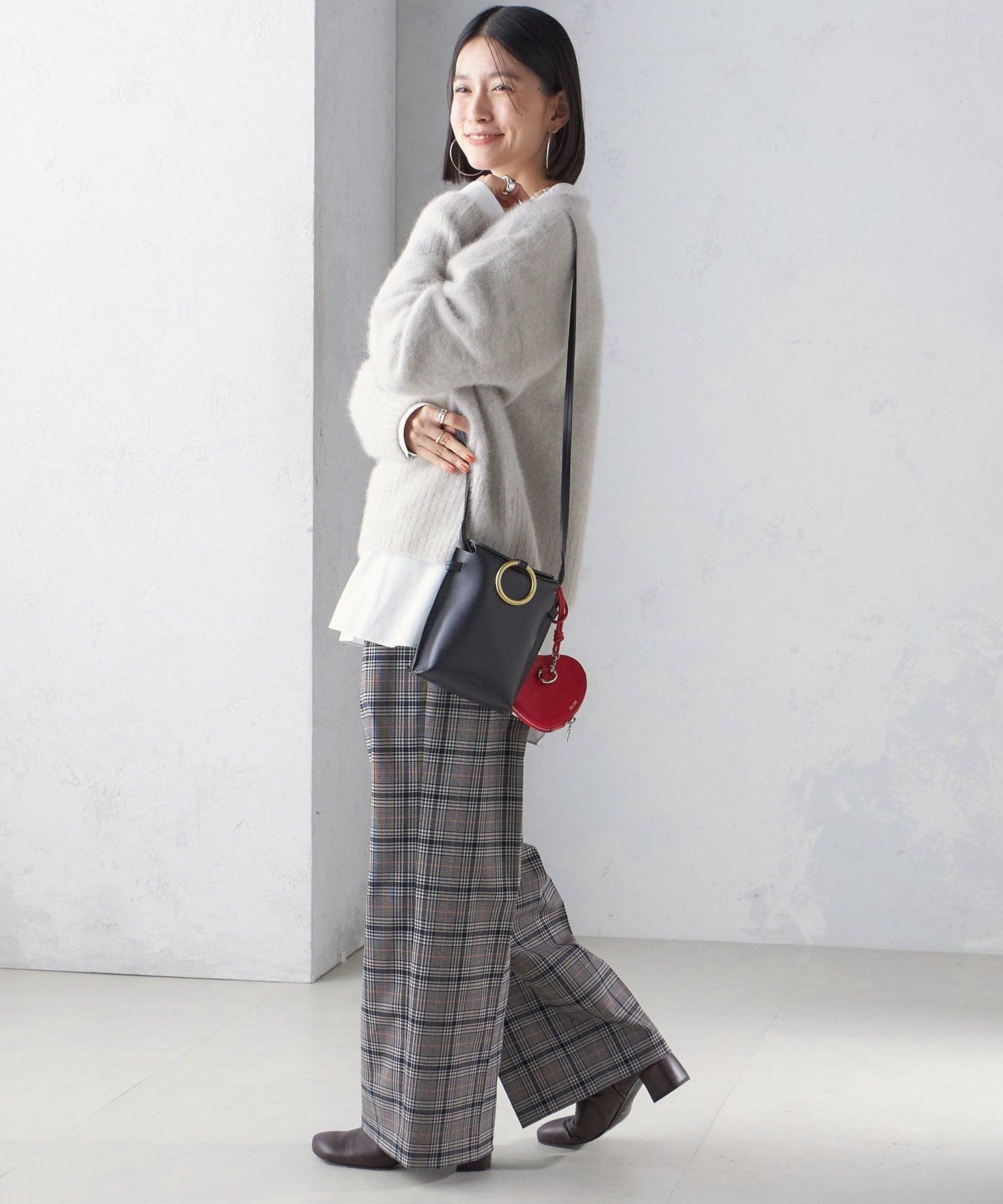 新品・未使用SHIPS　手洗い可能　FOX クルーネック プルオーバー　ネイビー SHIPS（シップス） ニット セーター 「手洗い可能」ビジュー FOX