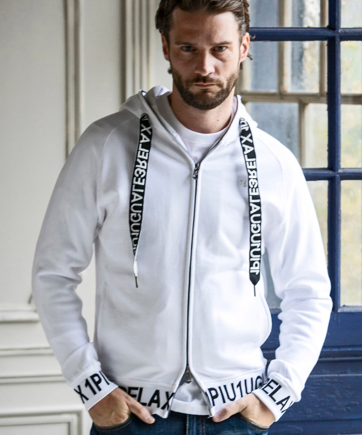 SHIFFON｜1PIU1UGUALE3 RELAX ワイドスピンドルロゴスウェットパーカー