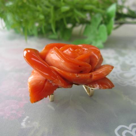 楽天市場】日本 高知産赤珊瑚 薔薇の花 帯留め K18 帯 着物 和装小物