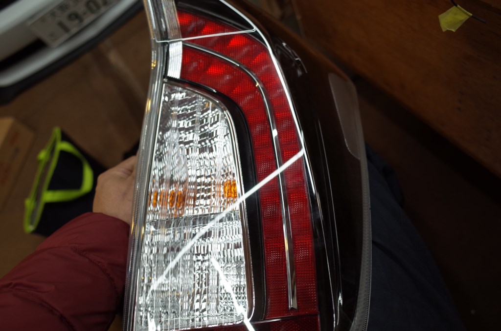 G'sプリウスのテールランプ全灯化加工 | トレードゲート