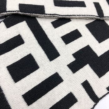 布袋寅泰とおおたニットがコラボ！大人気のギタリズム柄マフラー！