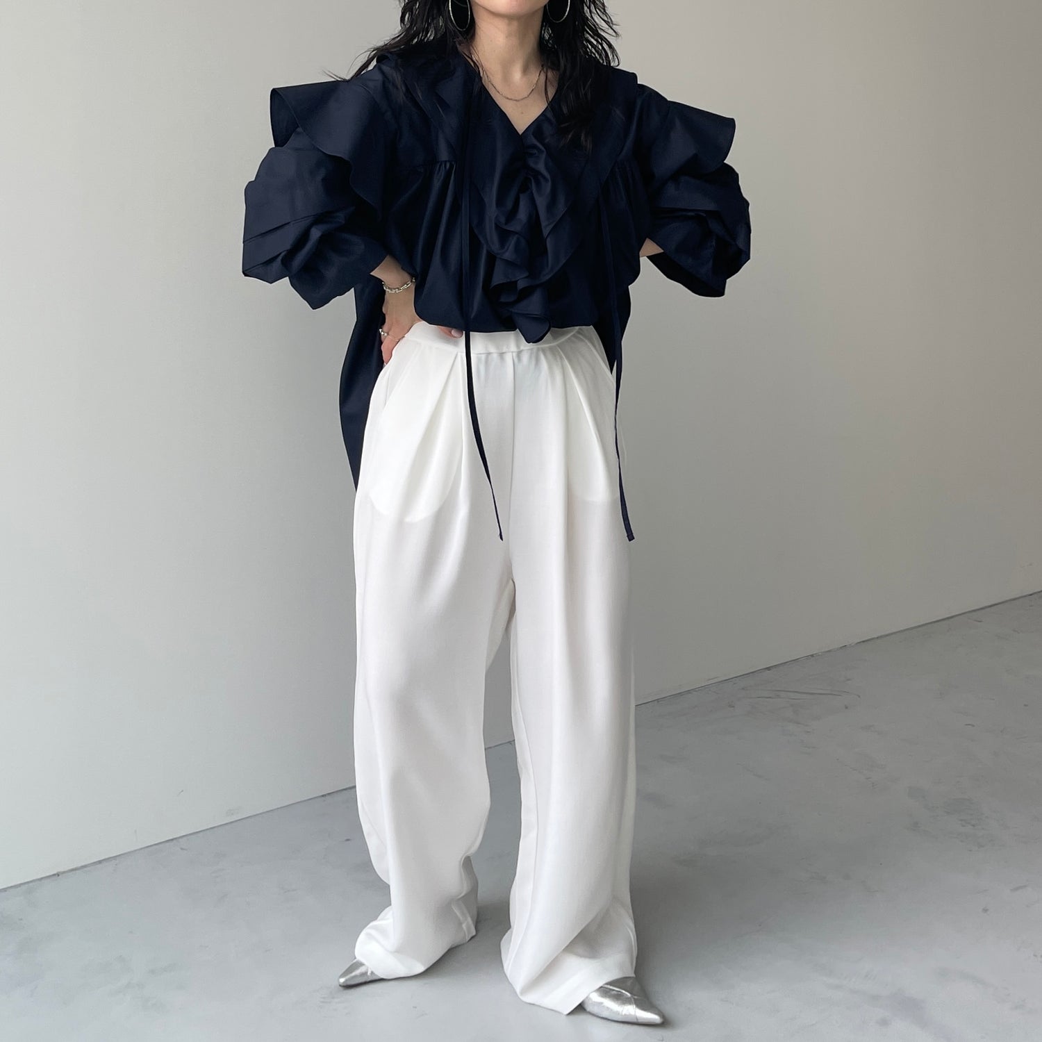 big collar frill blouse / navy （ビッグカラーフリルブラウス