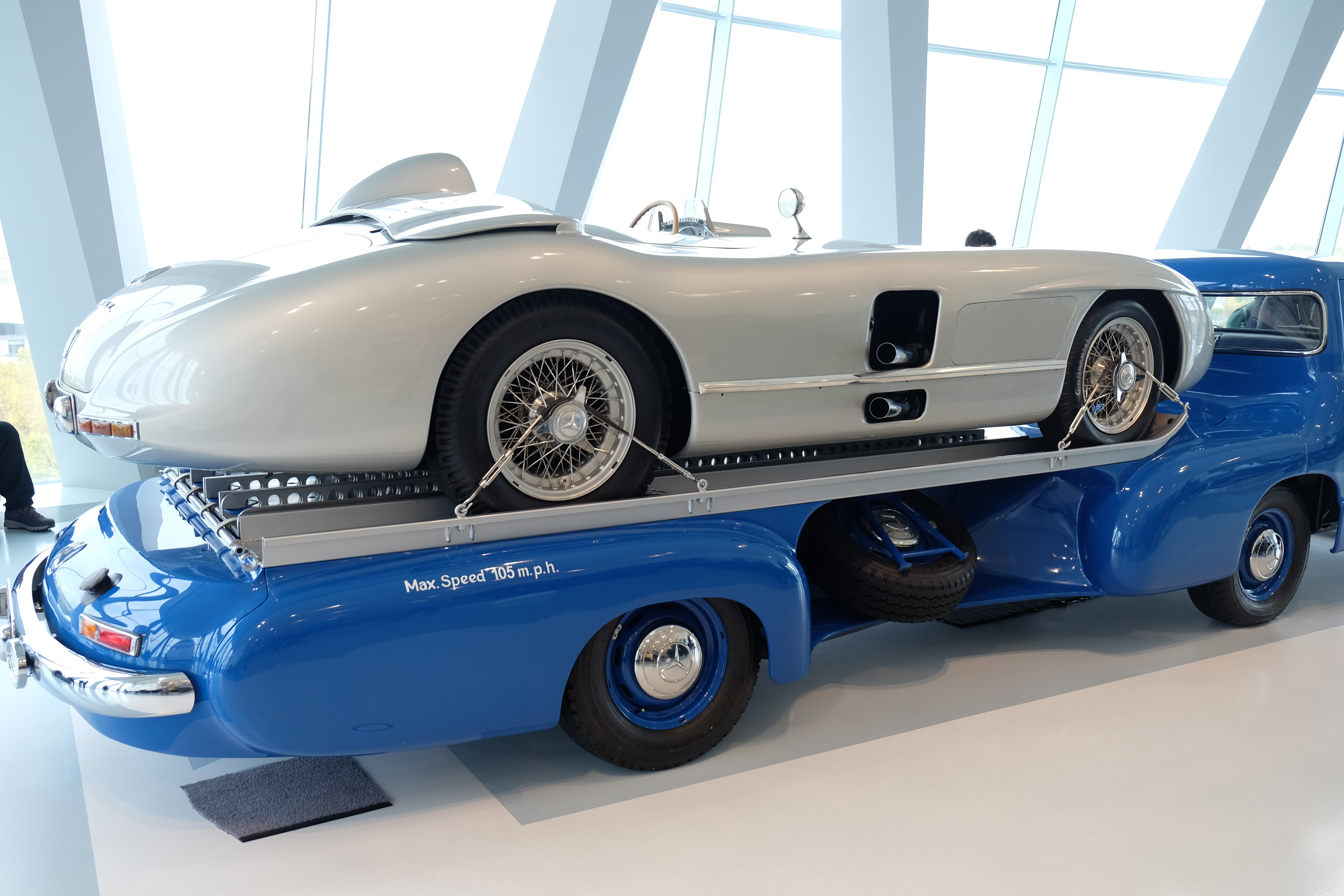 Miniature Car 1/43 “Blue Wonder” Mercedes Racing Transporter