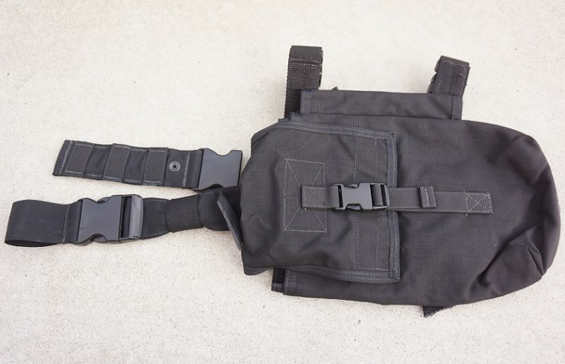 AWS製チャージポーチ黒 新品 - ミリタリーサープラス キャンプ・ビッキー