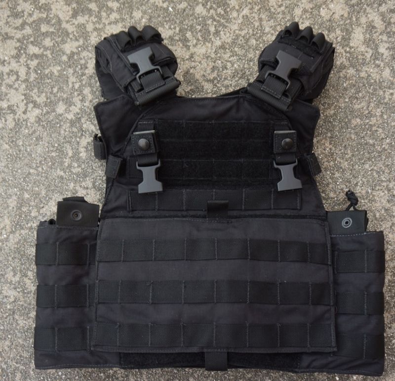 イーグルDPCプレートキャリア黒MEDIUM/LARGE新品 - ミリタリー