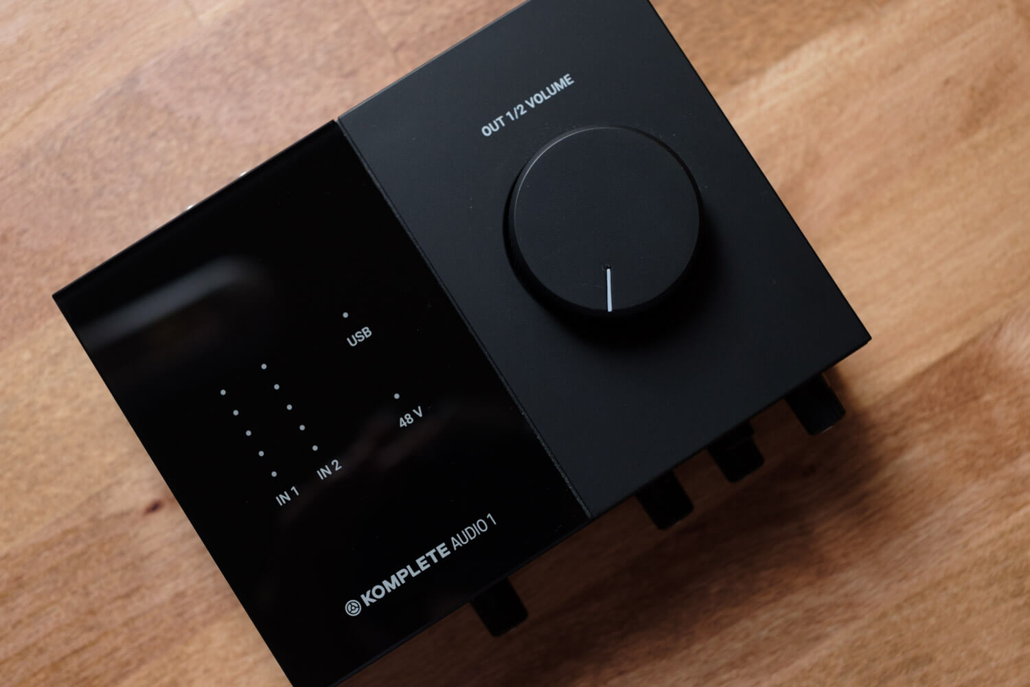 Komplete Audio 1をレビュー。最初のオーディオインターフェースや