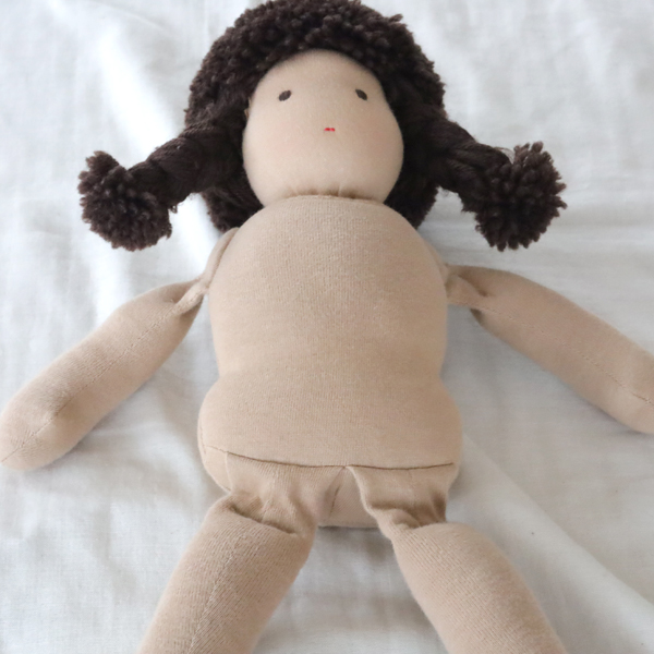 SILKE ジルケ人形（小）：友だちになってくれるお人形 | krtek select toys