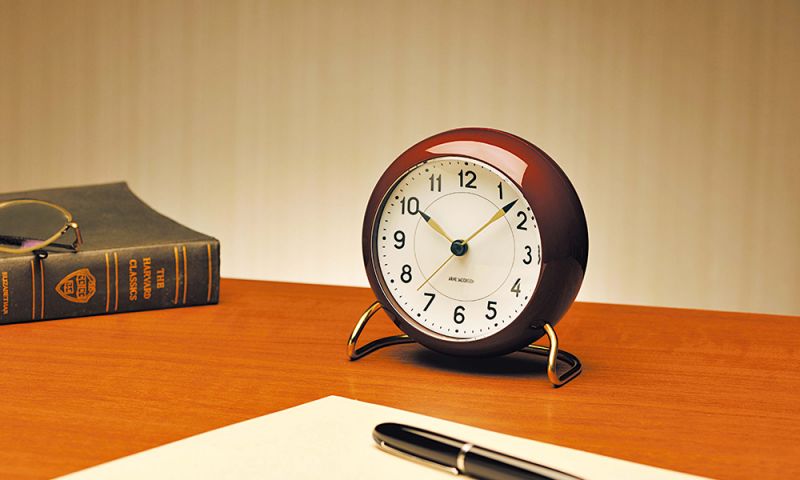 アルネ ヤコブセン テーブルクロック アラーム / ステーション - 時計