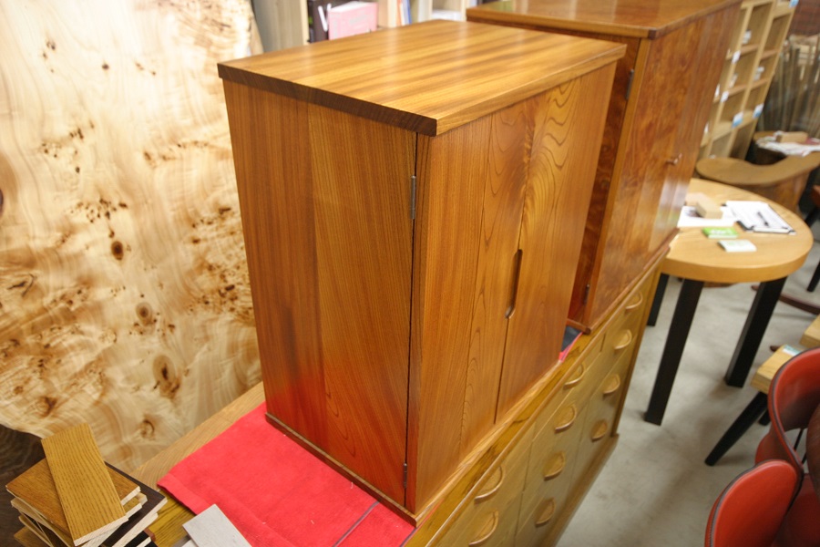 天然木 東京 新宿 東五軒町展示 総無垢材 楢(なら)材 チェスト セール