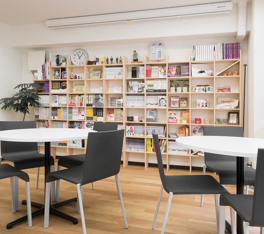 壁一面のA5判本棚 大容量|シンプルな本棚・ウォールシェルフはマルゲリータ