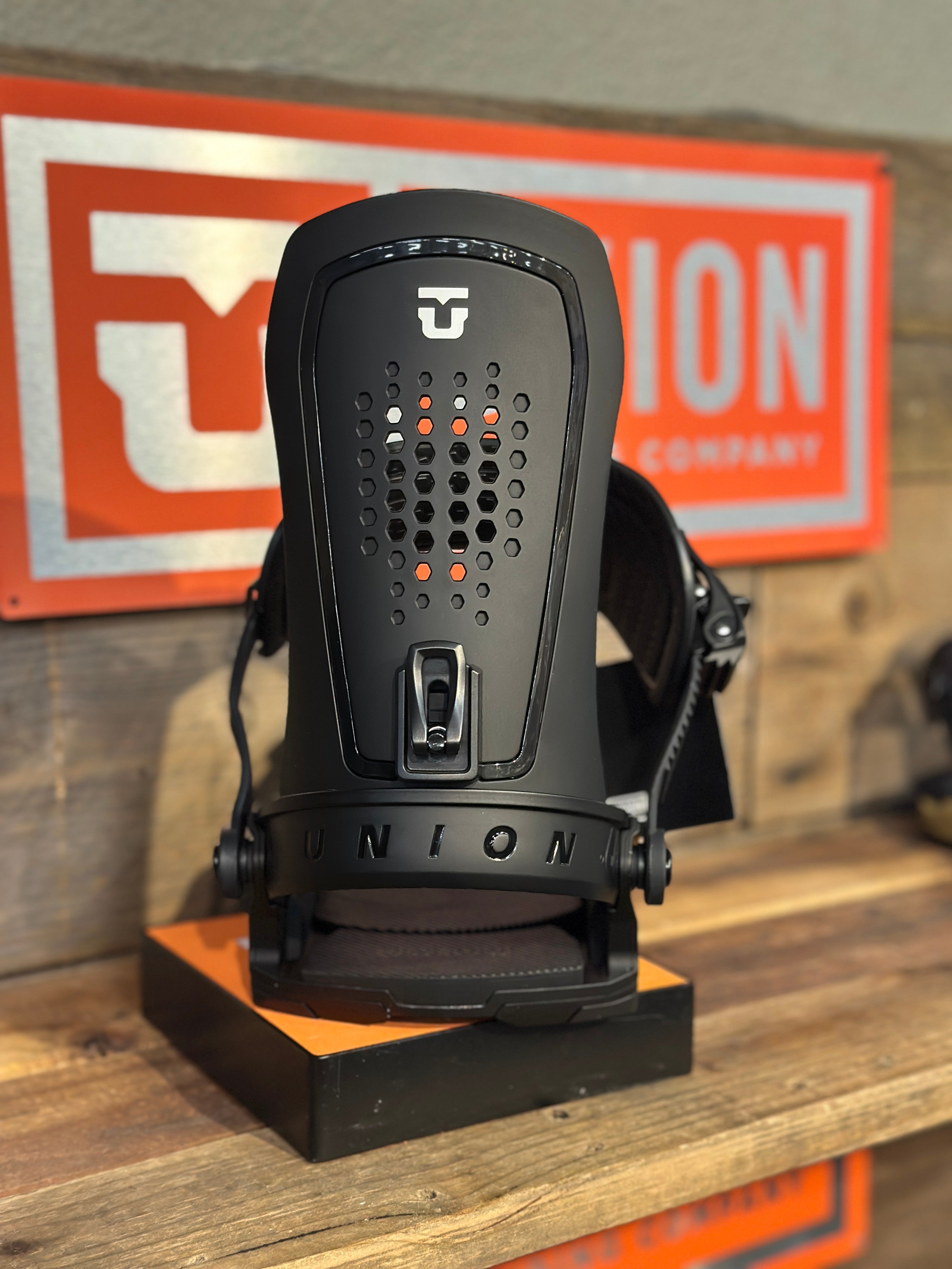 Union Force Snowboard Bindings 2026 (20 Year Black) – Milo Snow