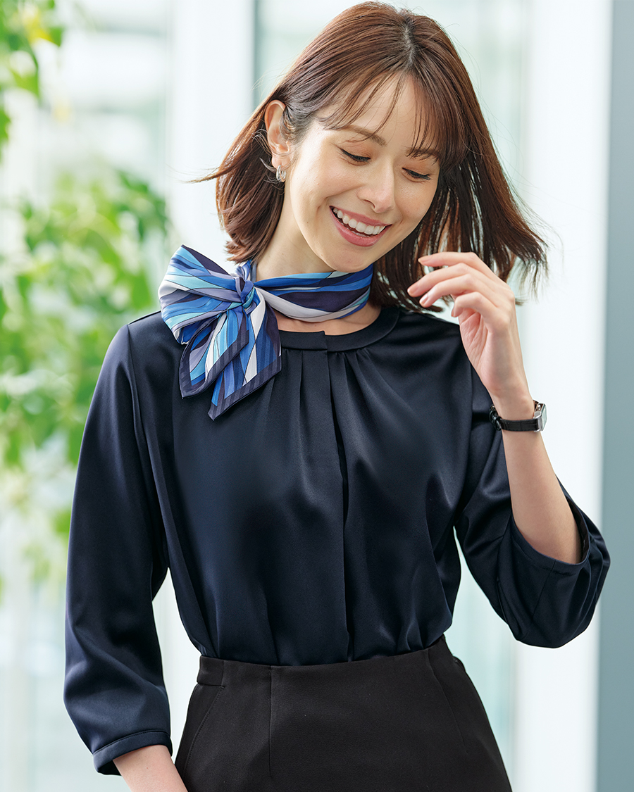 クリーミーサテン】七分袖 サテンプルオーバーブラウス | ユニフォーム