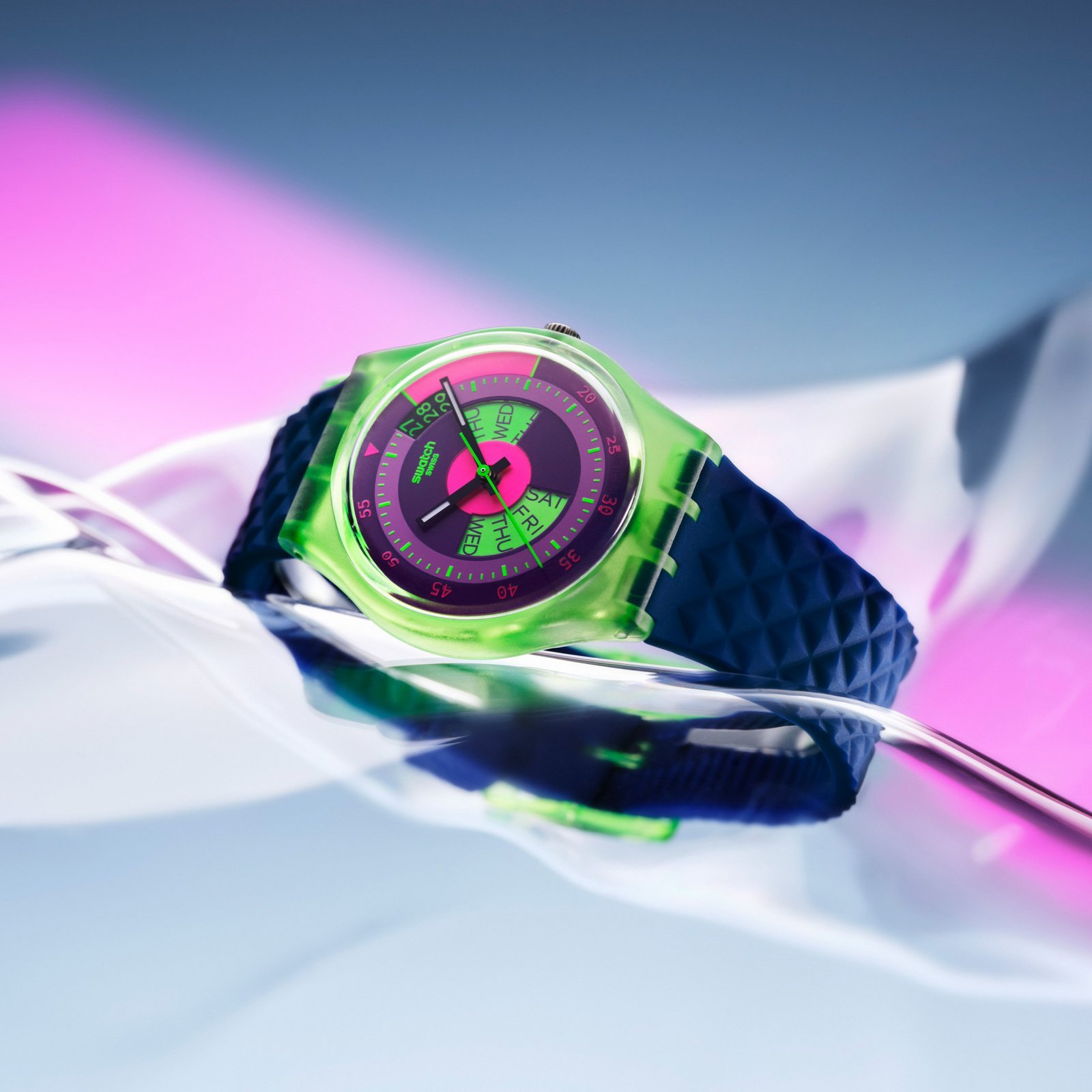 スウォッチ最新作】90年代にインスパイアされた、ネオンカラーの6