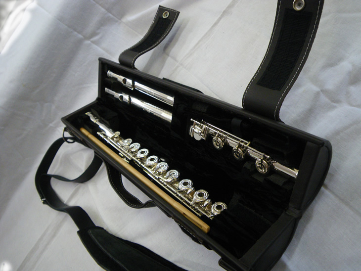Wiseman フルートケース特注品が入荷しました | World Frontier