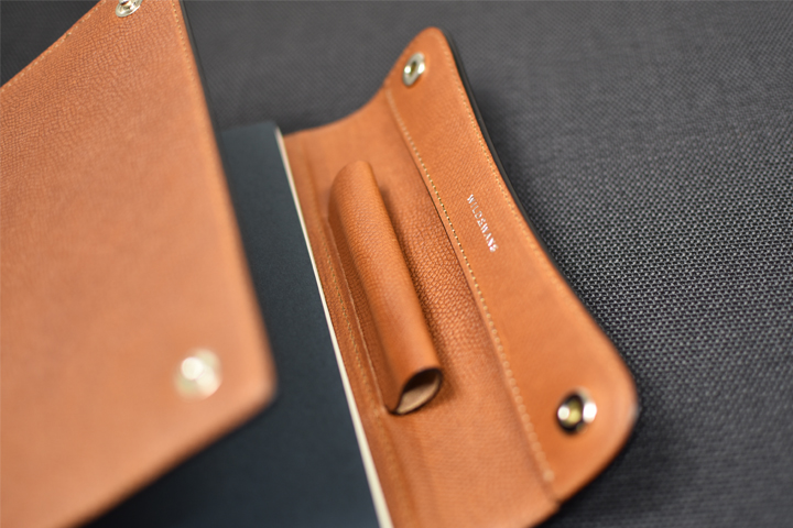 直営店限定・型押しミネルバリスシオ製革小物シリーズについてのお話