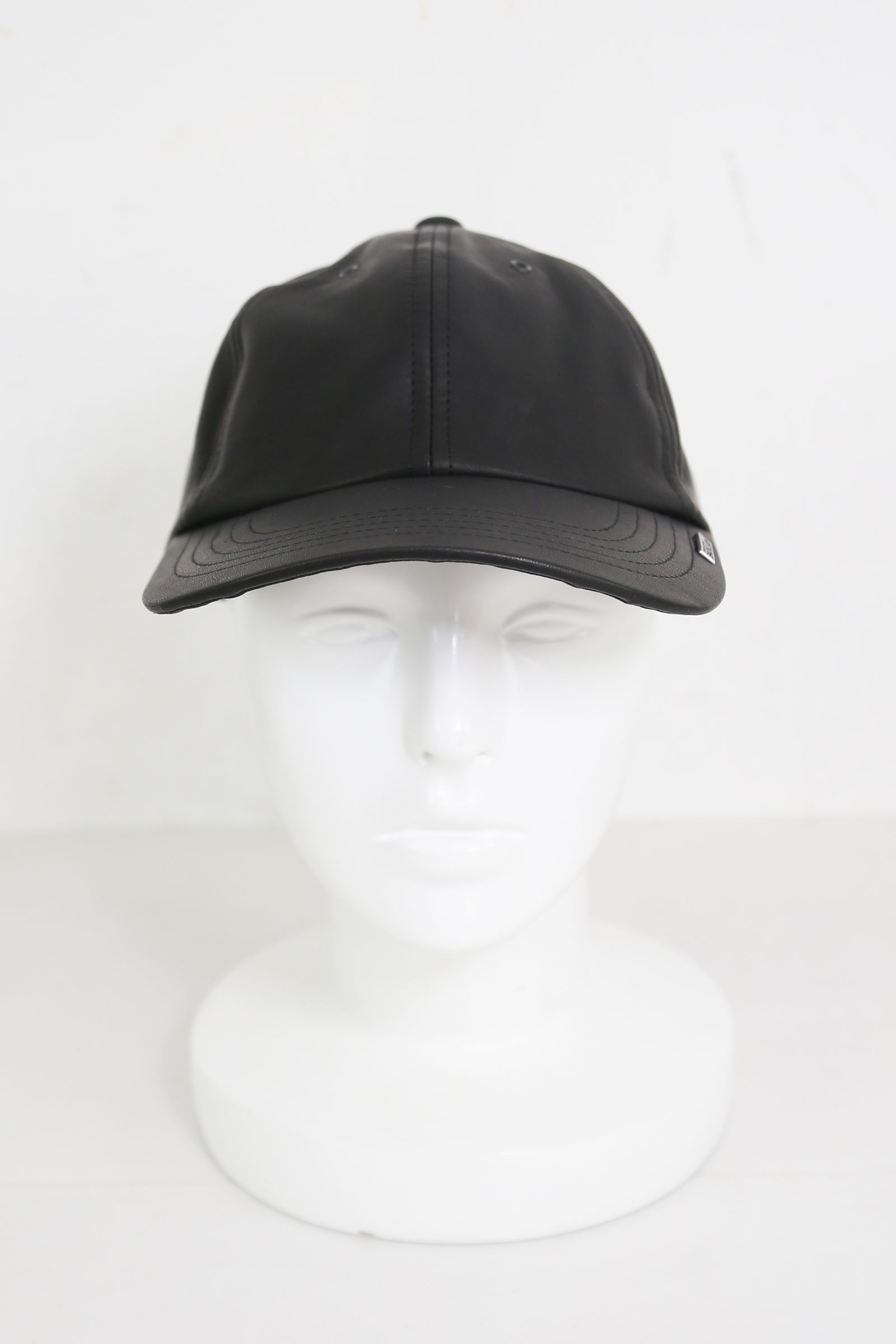 ISAMU KATAYAMA BACKLASH - MONOCHROME LUXURY STEER CAP / ブラック
