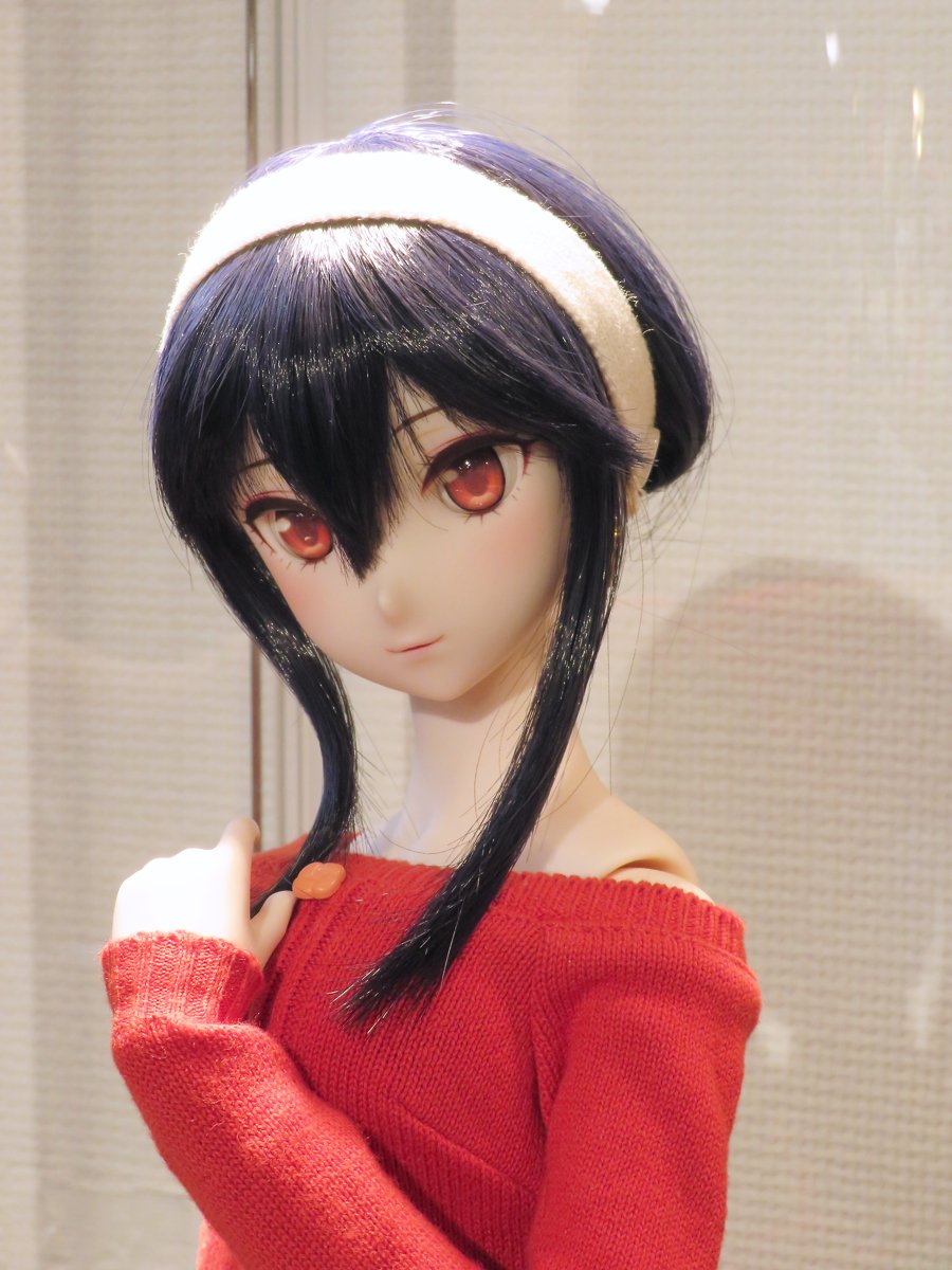 DDdy ヨル・フォージャー」「ヨルの私服セット」店頭展示開始です