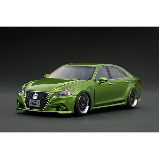 トヨタ クラウン アスリートS 若草色エディション ビクトリー｜子ども