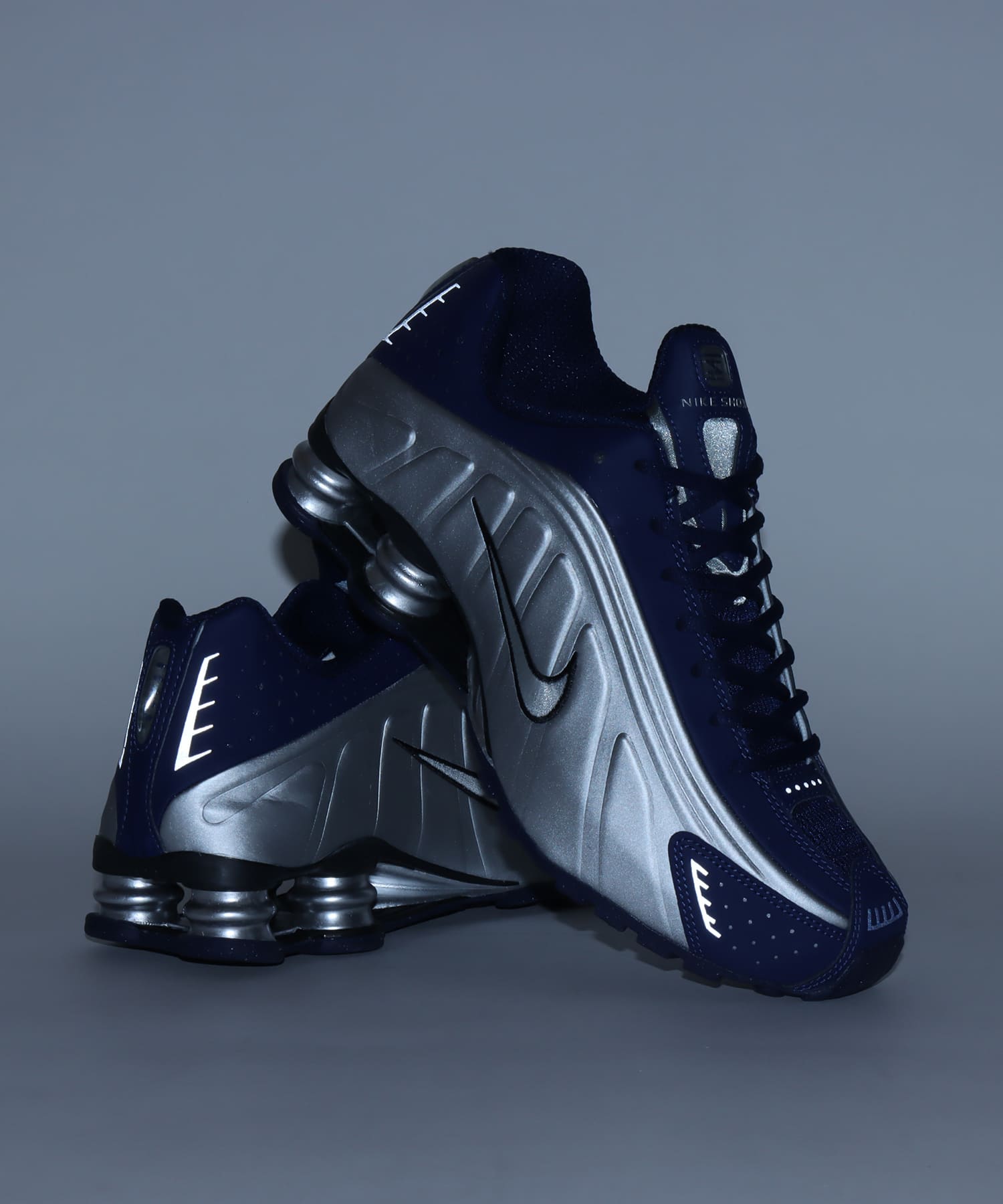 NIKE SHOX R4 BLUE VOID/METALLIC SILVER-BLACK（ナイキ ウィメンズ