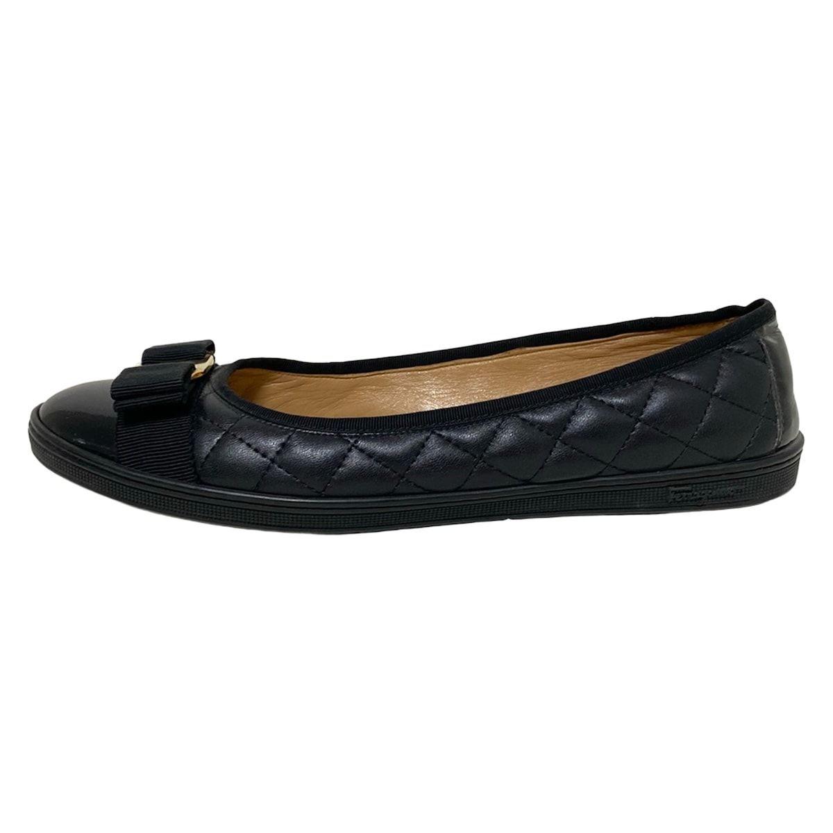 Salvatore Ferragamoフラットシューズ8M キルティング黒 FERRAGAMO