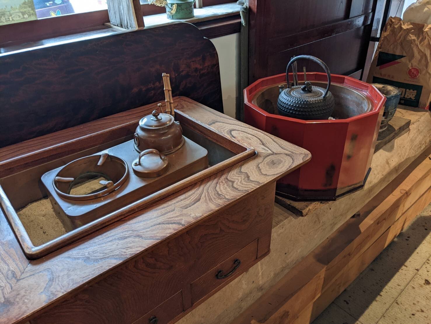 工芸の五月］ 火鉢（ひばち）再考｜信州大学人文学部芸術ワーク