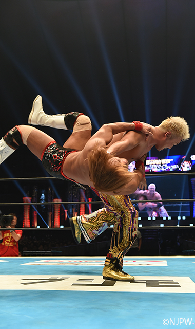 オカダが内藤の挑戦を退けIWGP防衛！「俺のプロレスで全員ハッピーに