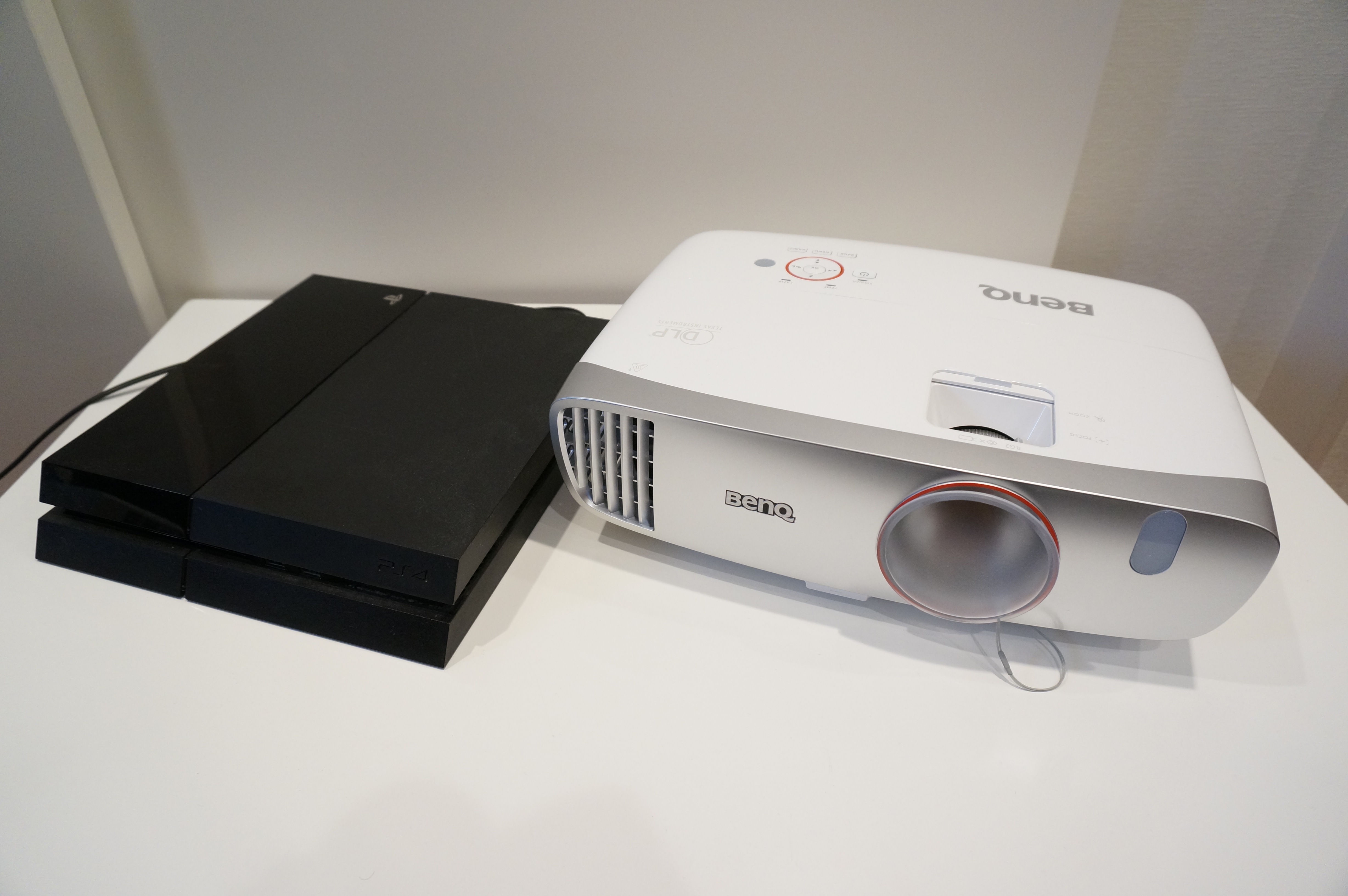 1.5mから100インチを投影。狭い部屋でも大画面が楽しめるBenQの短焦点