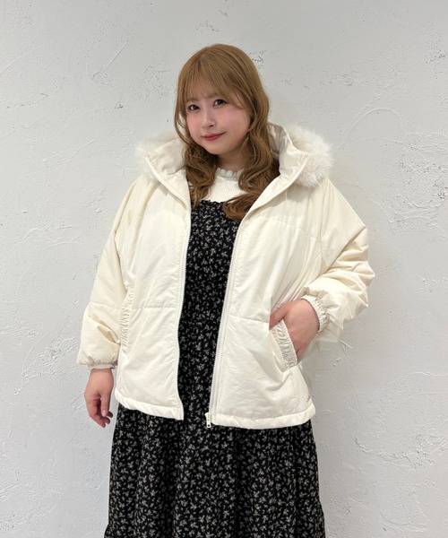 セール】【大きいサイズ】チャーム付き取り外しフードファー中綿