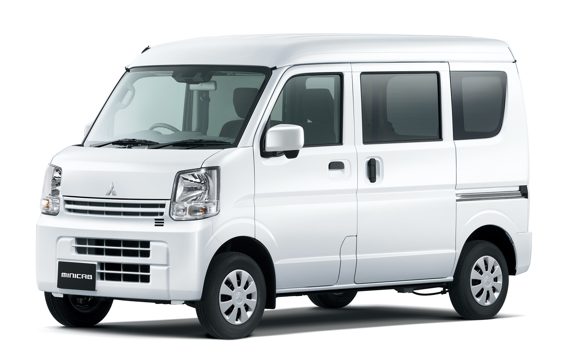 三菱自動車、軽商用車「ミニキャブバン」「ミニキャブトラック」の燃費