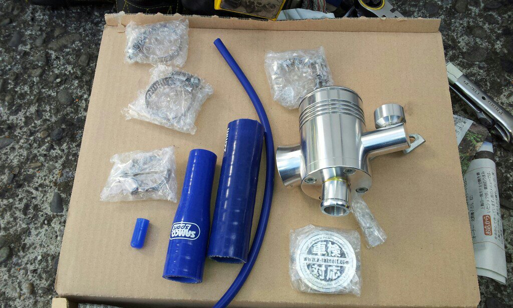 テイクオフ製ブローオフバルブ プッシュンR SS取付 その1（ダイハツ