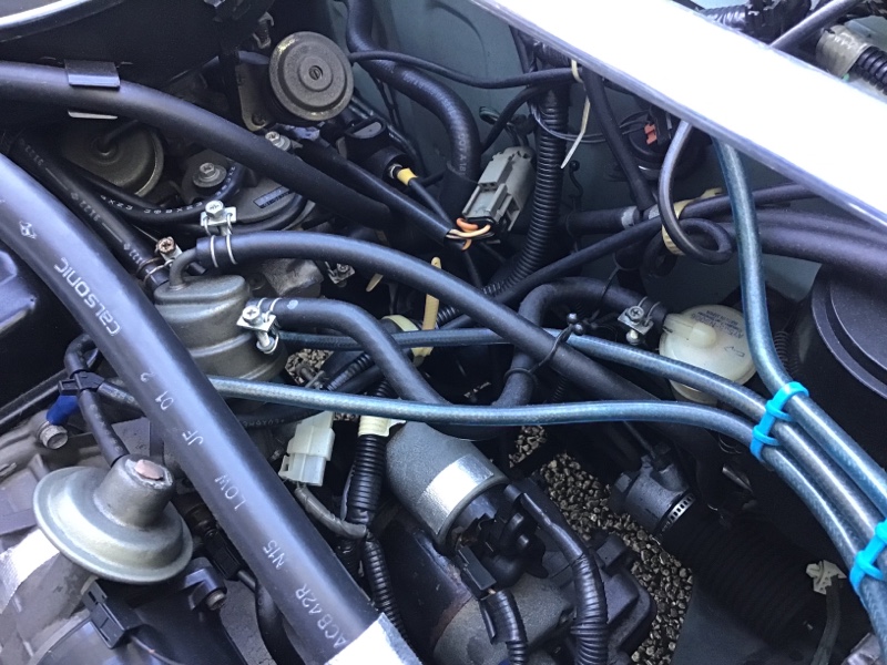 ようやくの交換・・燃料ポンプと燃料フィルター、ホース類 ！（日産