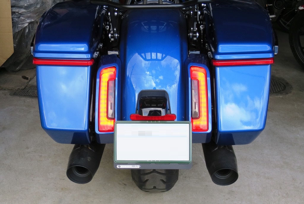 リアサイドバックへテールランプ＆ウインカー取付（ハーレー