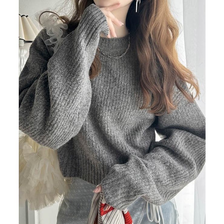 ゆるニットでほどよいあざと感。ふわもちドルマン袖ニットプルオーバー