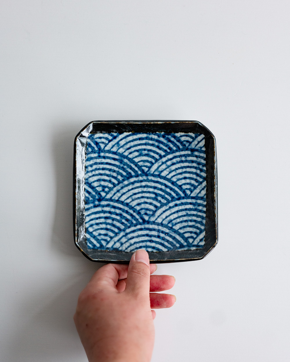 WEB限定】青海波 角5寸皿 -器市- | cocochi ｜ 家具と服と暮らしの店