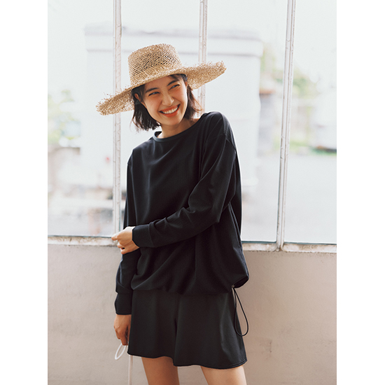 メゾンドドルチェ　ラッシュガード　ブラック maison de Dolce.メゾンドドルチェ フリルショートラッシュガード