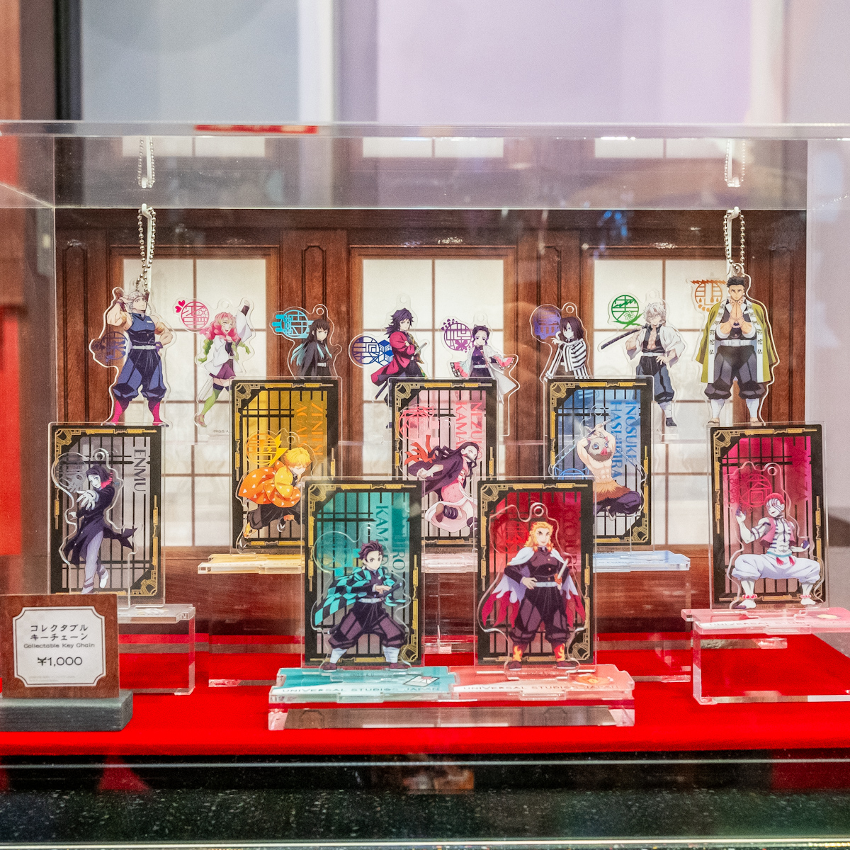 パズルのようにつながるコレクタブルアクリルキーチェーン