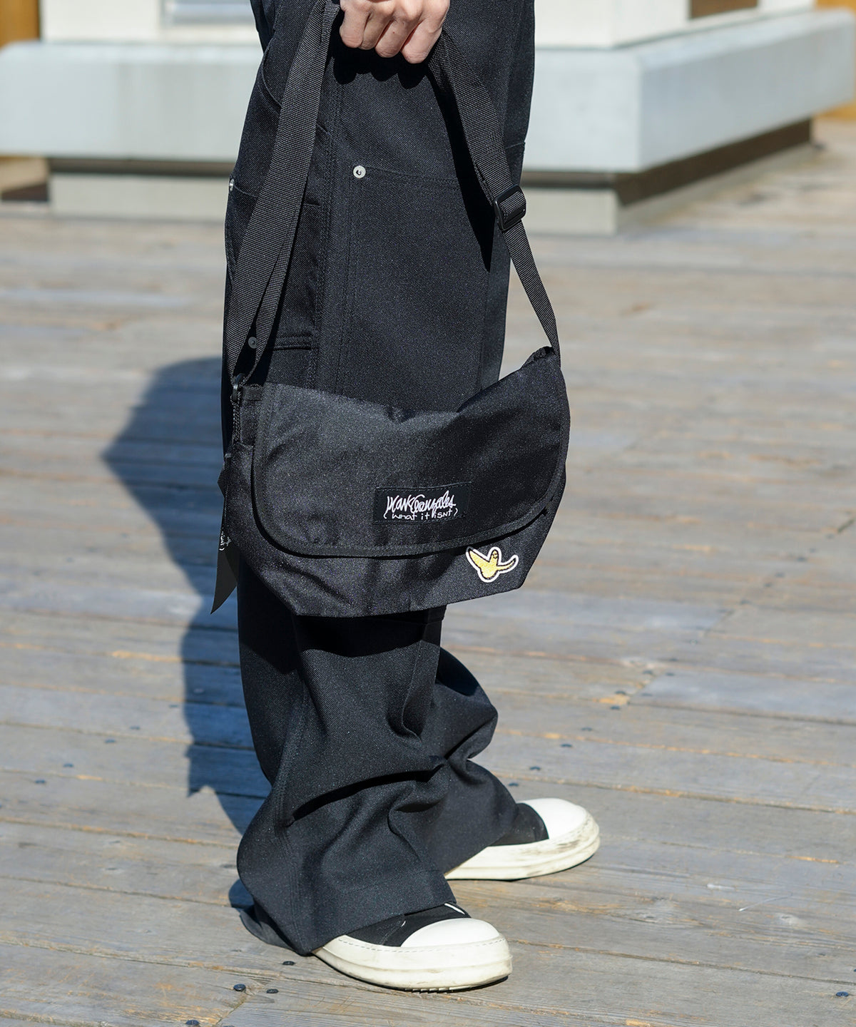 What it isNt）ART BY MARKGONZALES / (ワットイットイズント