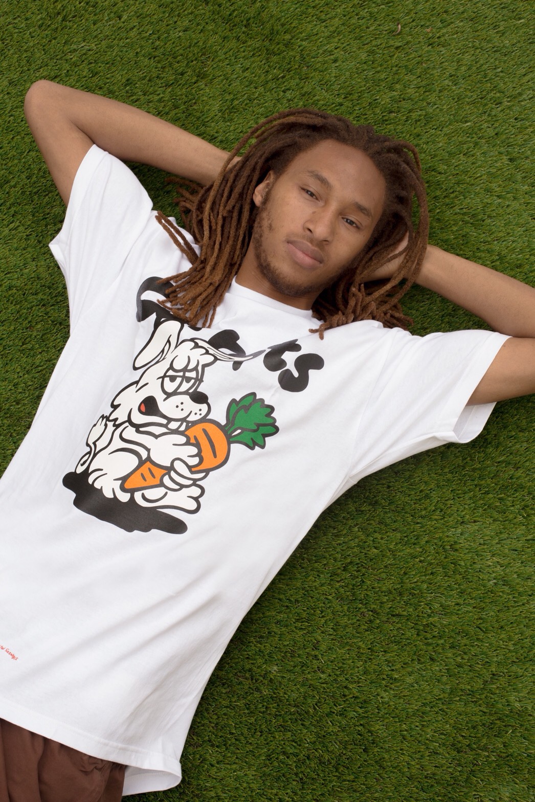 04 Limited Sazabys×Carrots×VerdyコラボTシャツのビジュアルを