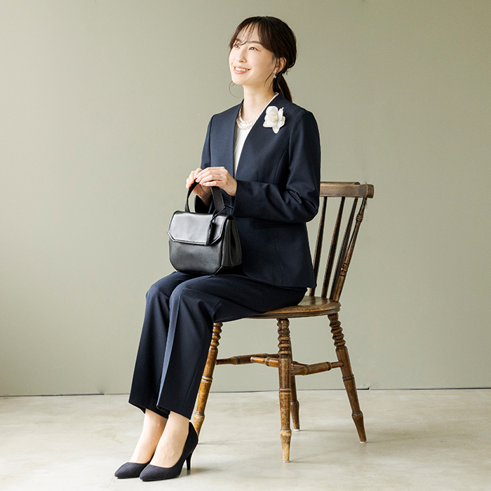 洗える｜定番ネイビーパンツスーツ 9号・ネイビー｜東京ソワール