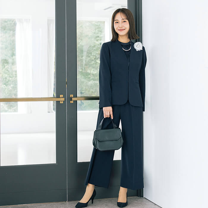 洗える｜大人の頼れるパンツスーツ 7号・ネイビー｜東京ソワール