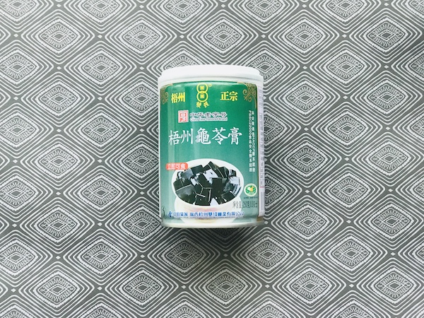 香港人がこよなく愛す薬膳デザート！カルディで見つけた「亀ゼリー」で