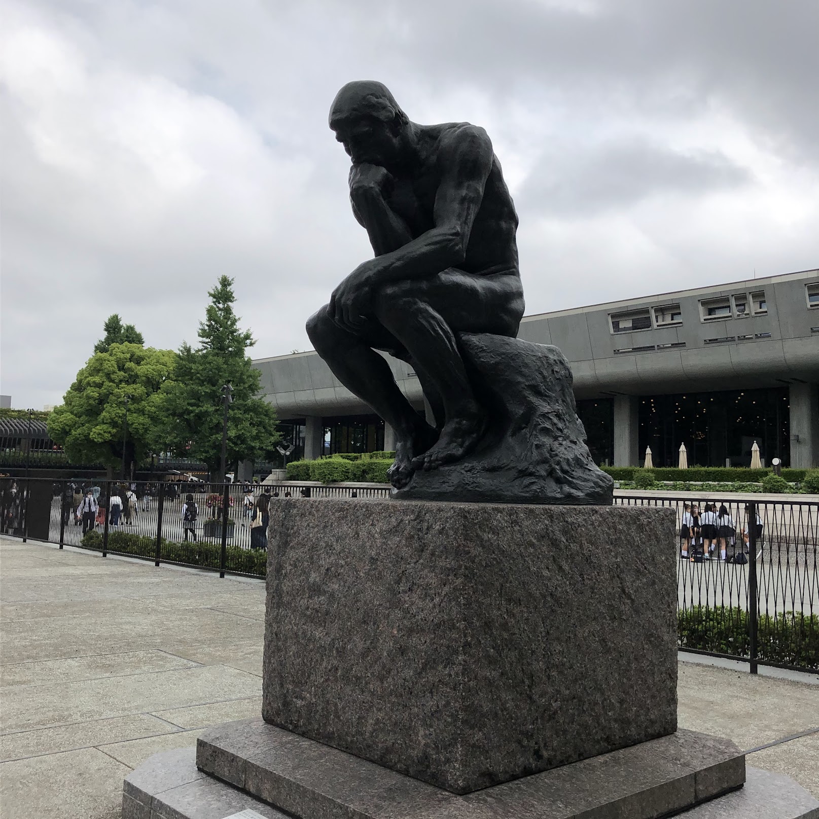 国立西洋美術館のロダン《考える人》など…彫刻は本物？（松方