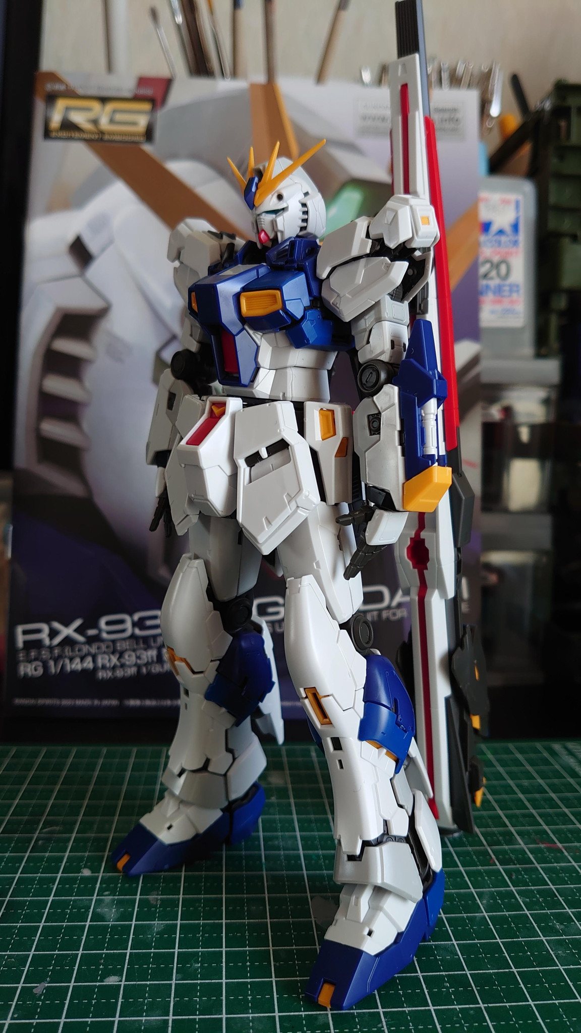 RX-93ff νガンダム＠筆塗り全塗装｜GitaGitaさんのガンプラ作品