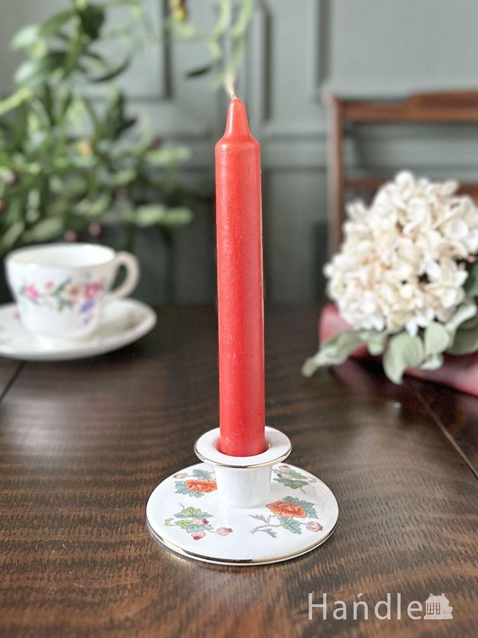 アンティークのミルクガラスの燭台、ダイヤモンドパターンのキャンドル